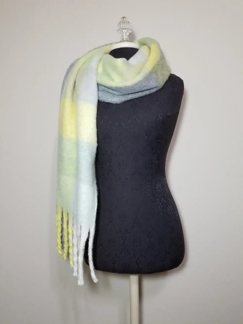 CROWN & IVY Women's NEW Scarf Polyester 70